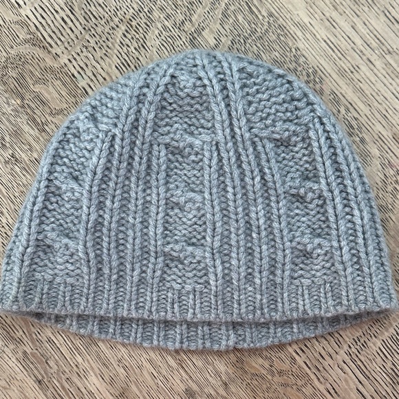 Banana Republic 100% Cashmere Cable Knit Gray Beanie - Picture 8 of 14